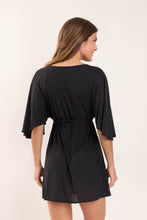 Laad de afbeelding in de Gallery-viewer, Model Back: Rio De Sol Beach Dresses Black Mini Dress
