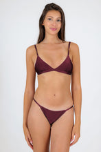 Laad de afbeelding in de Gallery-viewer, Model Front: Rio De Sol Bottom Bottom Barolo California
