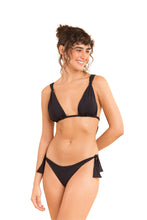Laad de afbeelding in de Gallery-viewer, Model Front: Rio De Sol Bottom Bottom Dots-Black Italy
