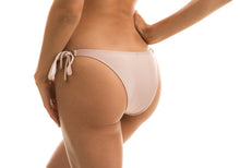 Laad de afbeelding in de Gallery-viewer, Image 07: Rio De Sol Bottom Bottom Essence Invisible
