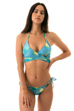 Laad de afbeelding in de Gallery-viewer, Model Front: Rio De Sol Bottom Bottom Flower Geometric Transp Comfort
