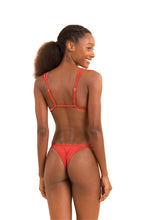 Laad de afbeelding in de Gallery-viewer, Model Back: Rio De Sol Bottom Bottom Malibu-Chili Mini-Duo

