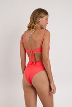 Laad de afbeelding in de Gallery-viewer, Model Back: Rio De Sol Bottom Bottom Malibu-Folia Highwaist-Spin-Iris

