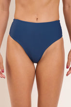 Laad de afbeelding in de Gallery-viewer, Gallery: Rio De Sol Bottom Bottom Navy Hotpants
