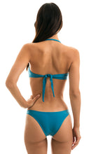 Laad de afbeelding in de Gallery-viewer, Model Back: Rio De Sol Bottom Bottom Nilo Bandeau
