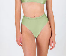 Laad de afbeelding in de Gallery-viewer, Gallery: Rio De Sol Bottom Bottom Oliva Hotpants
