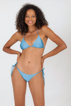 Laad de afbeelding in de Gallery-viewer, Model Front: Rio De Sol Bottom Bottom Shimmer-Baltic-Sea Ibiza-Rope
