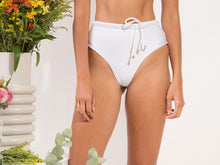 Laad de afbeelding in de Gallery-viewer, Image 09: Rio De Sol Bottom Bottom Shimmer-White Belted-High-Waist
