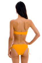 Laad de afbeelding in de Gallery-viewer, Model Back: Rio De Sol Bottom Bottom Uv-Pequi Madrid
