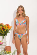Laad de afbeelding in de Gallery-viewer, Model Front: Rio De Sol Bottom Bottom Zinnia Nice-Fio
