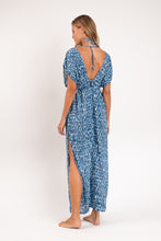 Laad de afbeelding in de Gallery-viewer, Model Back: Rio De Sol Beach Dresses Chuva Long Dress Soleil
