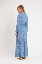 Laad de afbeelding in de Gallery-viewer, Model Back: Rio De Sol Beach Dresses Chuva Long Dress Verona
