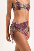 Laad de afbeelding in de Gallery-viewer, Image 06: Rio De Sol Beach Skirt Cobra Mini-Sarong
