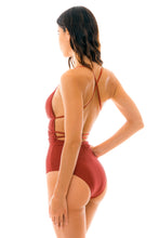Laad de afbeelding in de Gallery-viewer, Image 03: Rio De Sol One-Piece Liquor New Vegas
