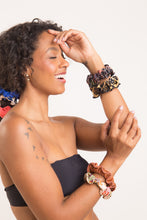 Laad de afbeelding in de Gallery-viewer, Image 05: Rio De Sol Hair Accessory Nocciola Scrunchie
