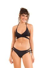 Laad de afbeelding in de Gallery-viewer, Model Front: Rio De Sol Set Set Dots-Black Kate Madrid
