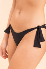 Laad de afbeelding in de Gallery-viewer, Image 09: Rio De Sol Set Set Dots-Black Mel Italy

