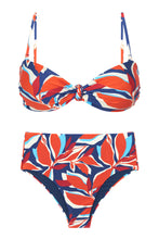 Laad de afbeelding in de Gallery-viewer, Product Front: Rio De Sol Set Set Leaves Bandeau-Joy Hotpants
