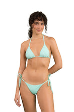 Laad de afbeelding in de Gallery-viewer, Model Front: Rio De Sol Set Set Malibu-Menta Tri-Inv Cheeky-Tie
