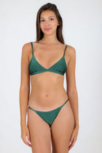 Laad de afbeelding in de Gallery-viewer, Model Front: Rio De Sol Set Set Palace Tri-Fixo California
