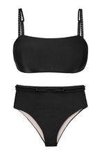 Laad de afbeelding in de Gallery-viewer, Product Front: Rio De Sol Set Set Shimmer-Black Bandeau-Reto Hotpants
