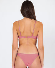 Laad de afbeelding in de Gallery-viewer, Image 06: Rio De Sol Set Set Shimmer-Confetti Bandeau-Knot Essential
