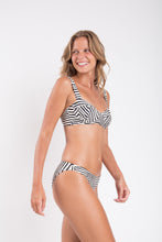 Laad de afbeelding in de Gallery-viewer, Image 03: Rio De Sol Top Top Collage Amelia
