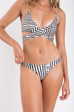 Laad de afbeelding in de Gallery-viewer, Image 09: Rio De Sol Top Top Collage Kate
