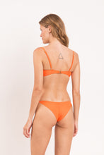 Laad de afbeelding in de Gallery-viewer, Model Back: Rio De Sol Top Top Dende Bandeau-Crispy
