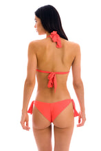 Laad de afbeelding in de Gallery-viewer, Model Back: Rio De Sol Top Top Dots-Tabata Tri-Mel
