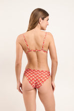 Laad de afbeelding in de Gallery-viewer, Model Back: Rio De Sol Top Top Floral-Scales Tri-Fixo
