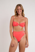 Laad de afbeelding in de Gallery-viewer, Model Front: Rio De Sol Top Top Malibu-Folia Bandeau-Iris
