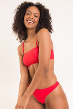 Laad de afbeelding in de Gallery-viewer, Image 12: Rio De Sol Top Top Rouge Bandeau-Reto
