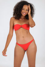 Laad de afbeelding in de Gallery-viewer, Stel Rouge Twist Leblon in
