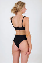 Laad de afbeelding in de Gallery-viewer, Set Shimmer-zwarte bandeau-reto hotpants
