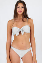 Laad de afbeelding in de Gallery-viewer, Set Shimmer-White Bandeau-Knot Essential
