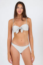 Laad de afbeelding in de Gallery-viewer, Set Shimmer-White Bandeau-Knot Essential
